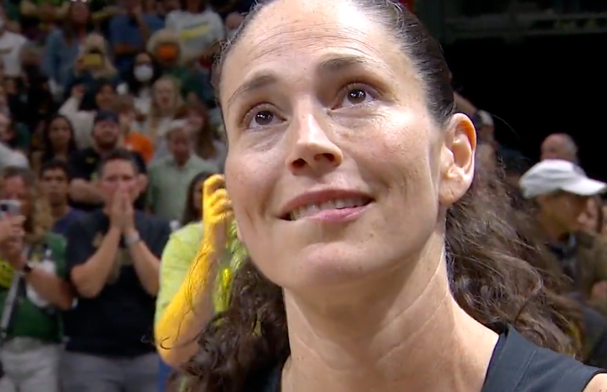 Crowd goes wild as out WNBA legend Sue Bird finishes her final game