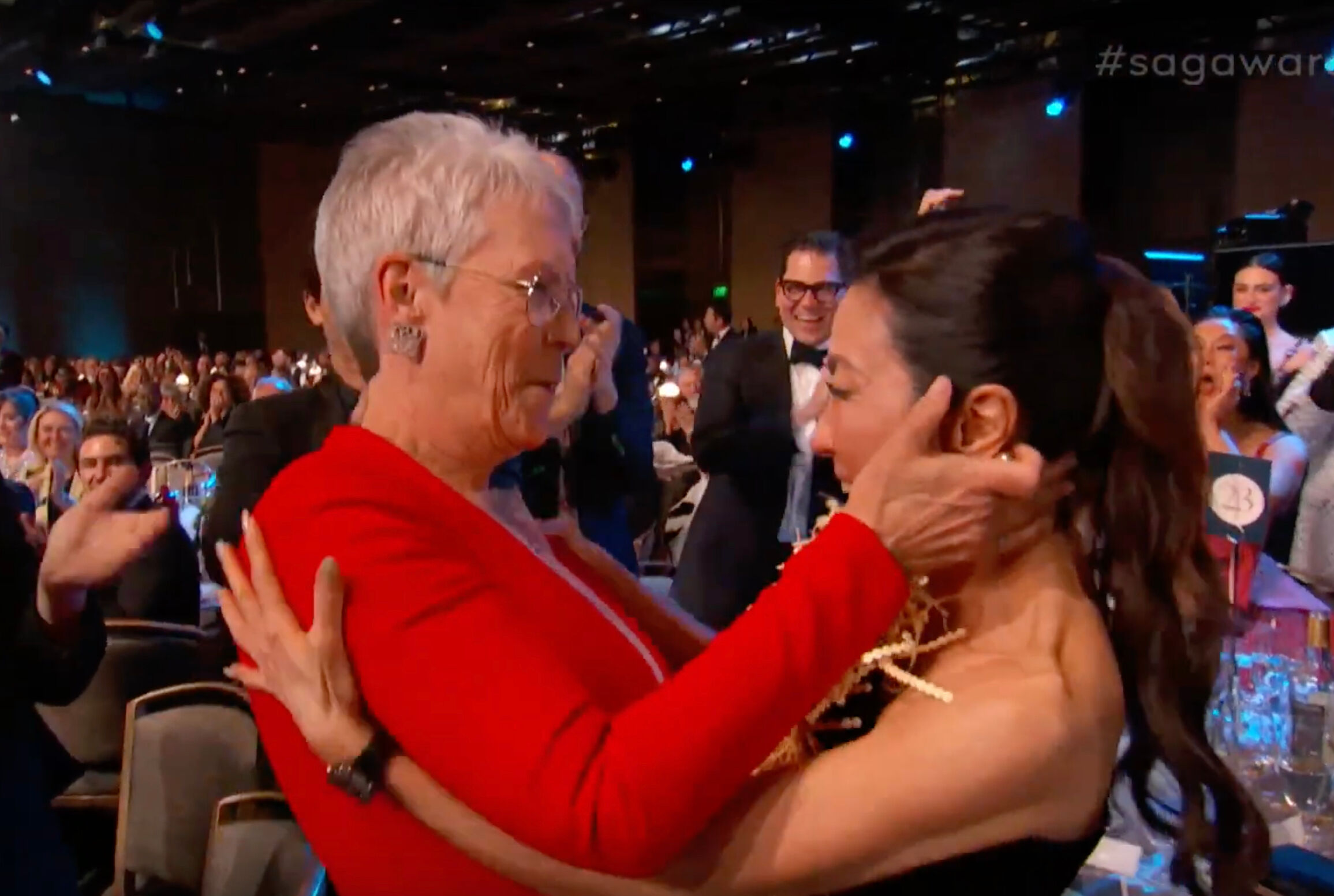 Jamie Lee Curtis &#038; Michelle Yeoh kissed at the SAG Awards