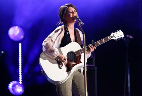 Maren Morris dares Tennessee to arrest her for introducing her toddler to drag queens