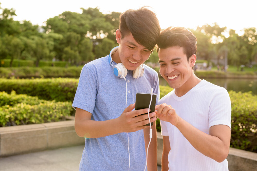 Study reveals startling details about the online habits of gay kids