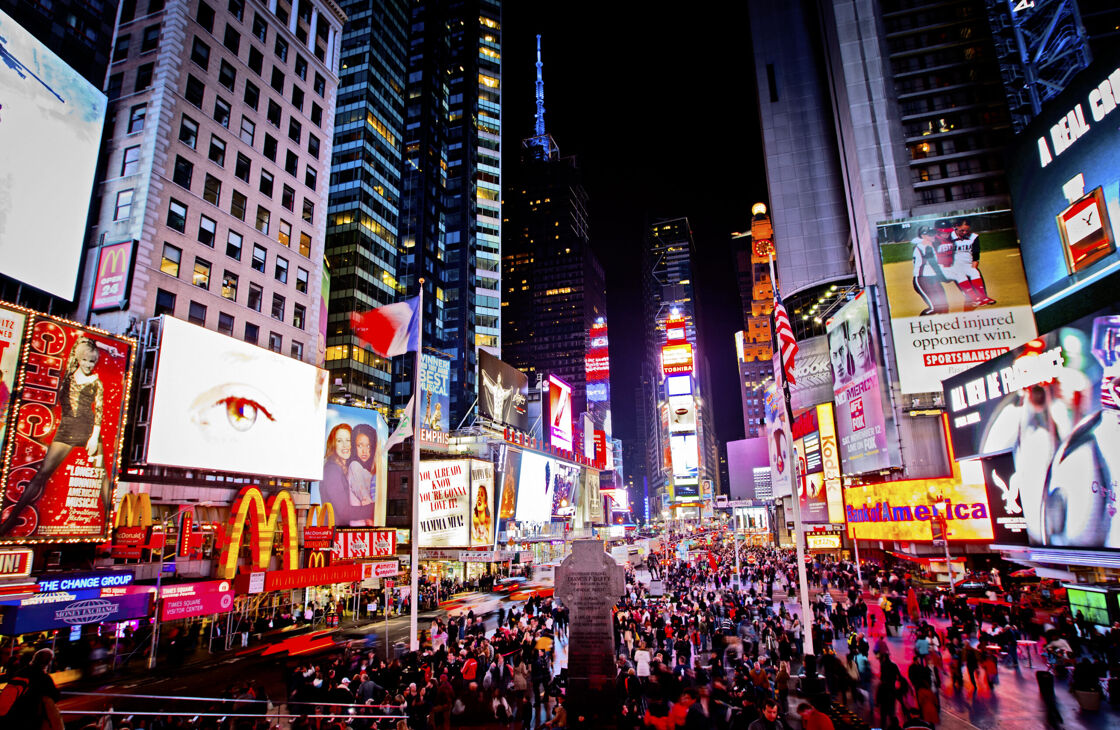 Gay couple attacked in the middle of crowded Time Square. Nobody helped them.