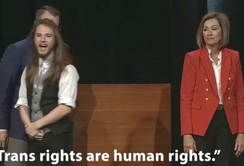Student yells “Trans rights are human rights” in front of Iowa’s anti-trans governor
