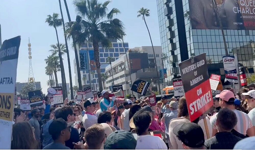 Trans writers and allies picket outside Netflix's L.A. headquarters.