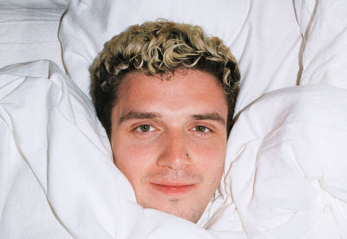 Pop star Lauv comes out as "a lil bit into men" - Vimarsana News