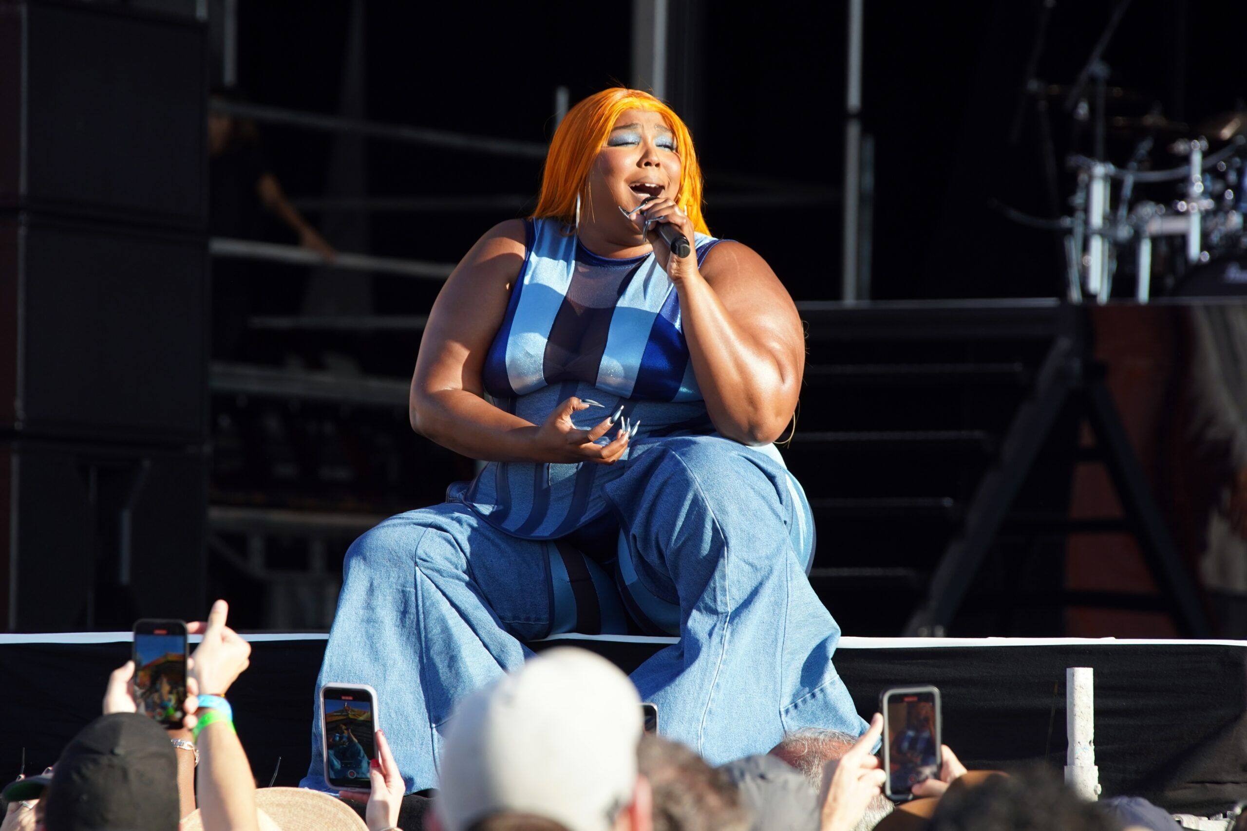 Lizzo puts her money where her mouth is. She just gave $50,000 to a Black  trans org - LGBTQ Nation