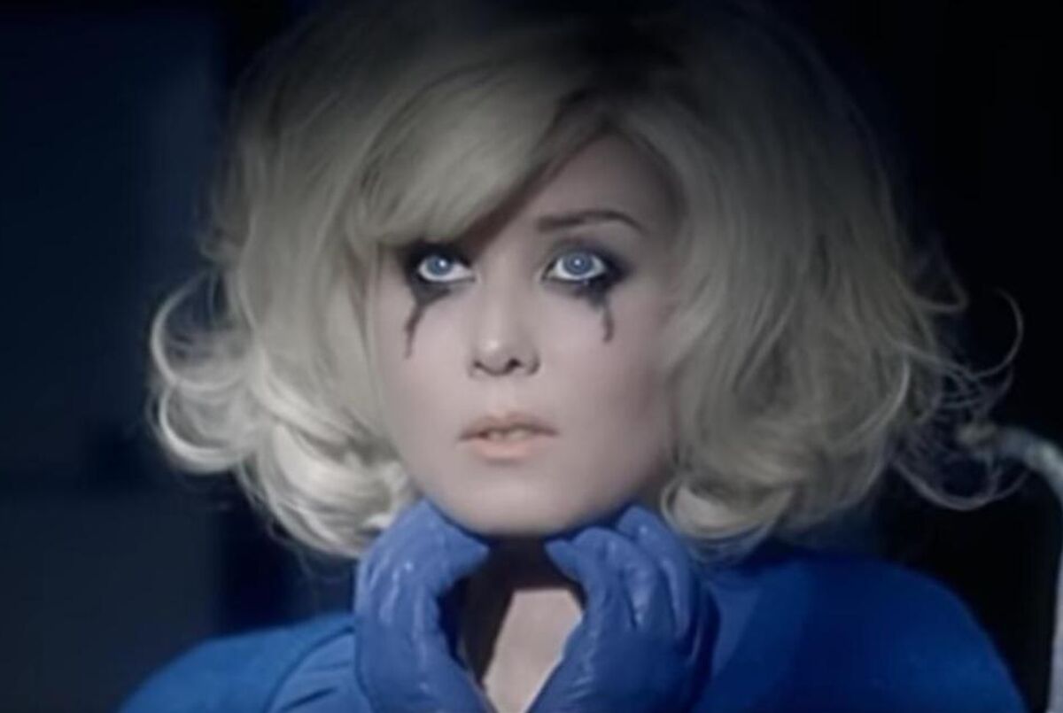 Irish pop star Róisín Murphy apologizes for "heartbreaking" antitrans