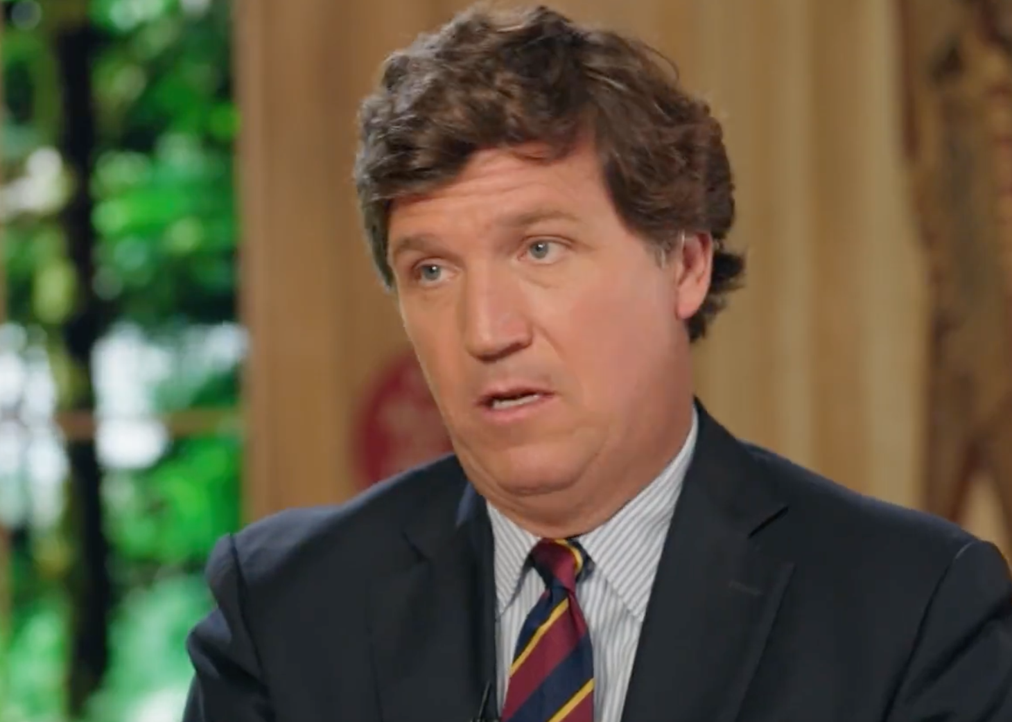 Tucker Carlson reduced to pedaling con artist's Obama gay sex claims on ...