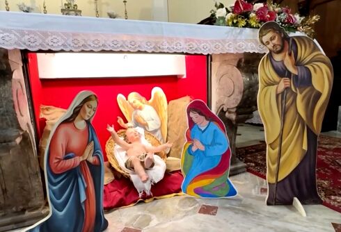 Nativity scene where Jesus has 2 moms causes rightwing outrage