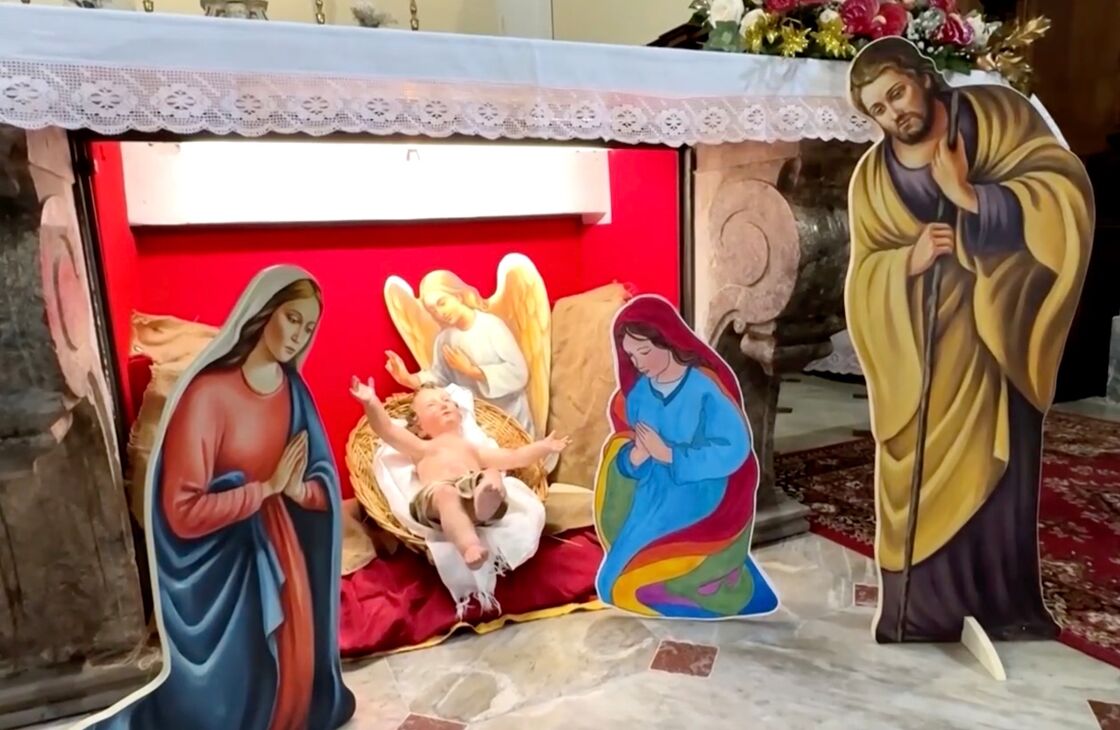 Nativity scene where Jesus has 2 moms causes rightwing outrage