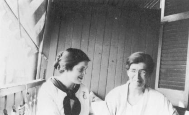 Martha May Eliot and Ethel Collins Dunham, 1915