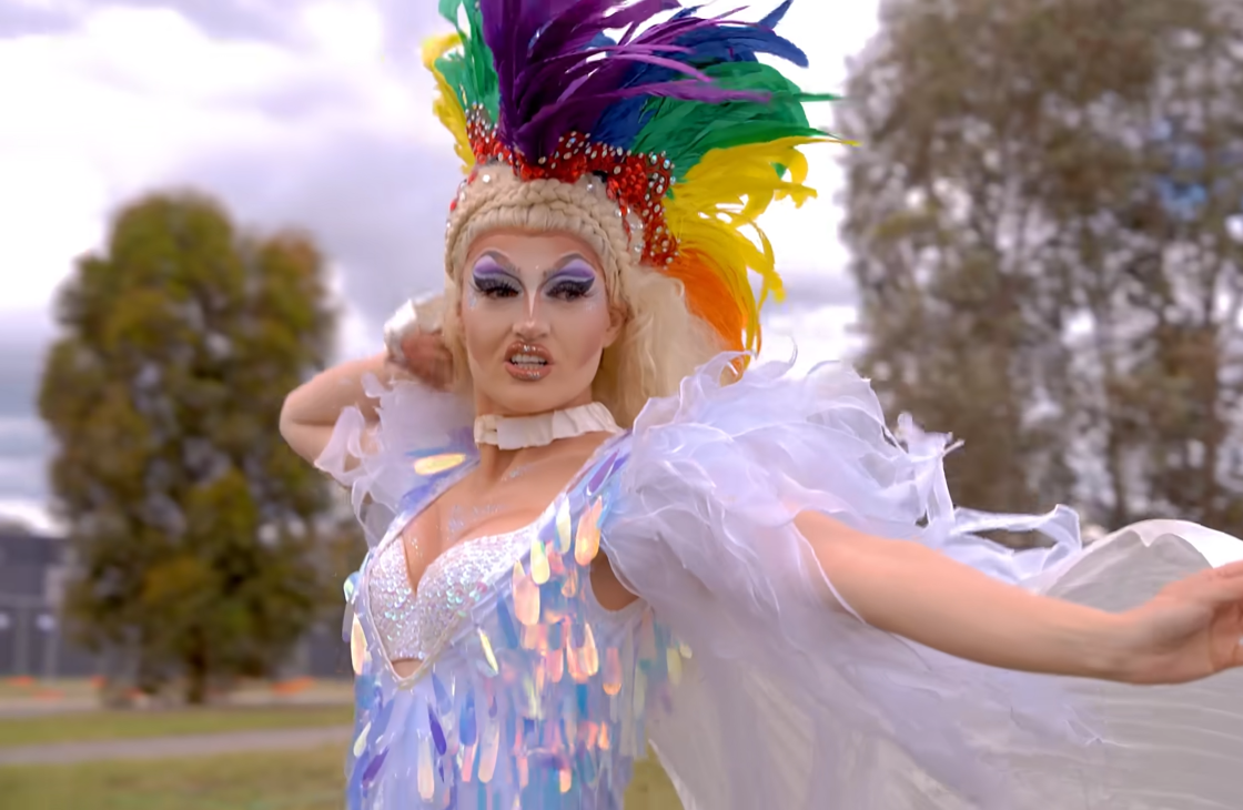 This dance video uses drag queens &#038; twerking to explain kangaroos