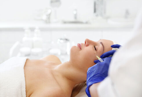 “Vampire facials” at unlicensed spa cause multiple women to contract HIV