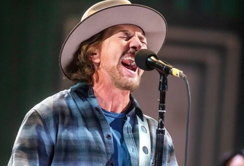 Pearl Jam’s Eddie Vedder slams Harrison Butker: “People of quality do not fear equality”