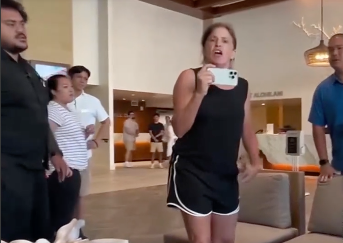 Vacationing conservative freaks out after seeing drag queens in hotel lobby: &#8220;Call the police!&#8221;
