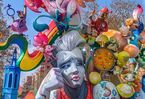 You won’t believe this amazing sculpture that depicts LGBTQ+ life with style & flair