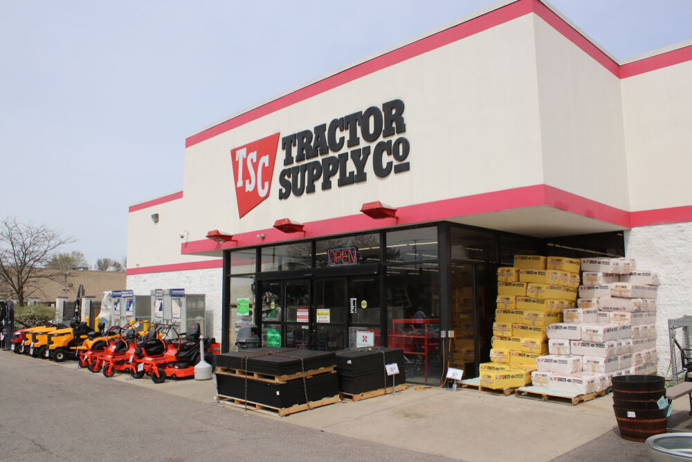Tractor Supply Co. store front