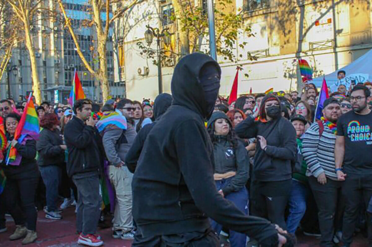 Hooded men throw rocks &#038; paint at Pride parade marchers in nation&#8217;s capital