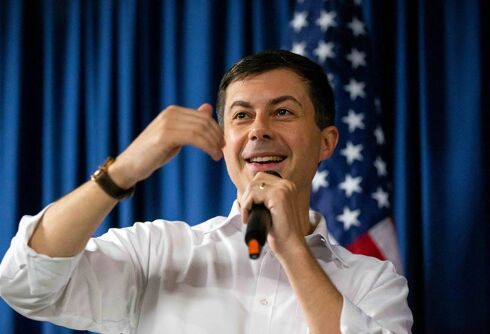 Pete Buttigieg used 1 word to tell 190,000 “white dudes” why to support Kamala Harris