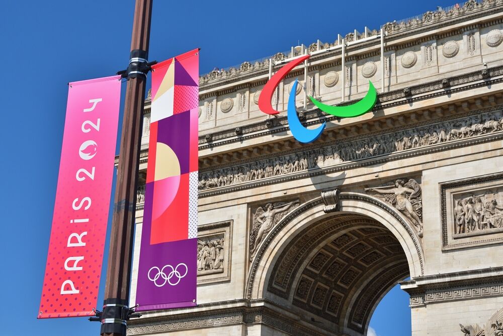 The Paralympic symbol on the Arc de Triomphe