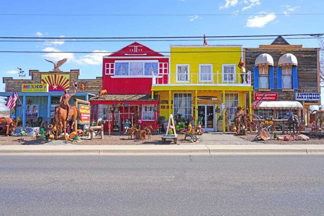 Colorful shops in downtown Cottonwood, Arizona.