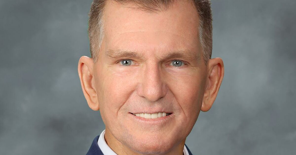 Community rallied against MAGA councilman who tried to ban the pride flag. The result was shocking. - LGBTQ Nation