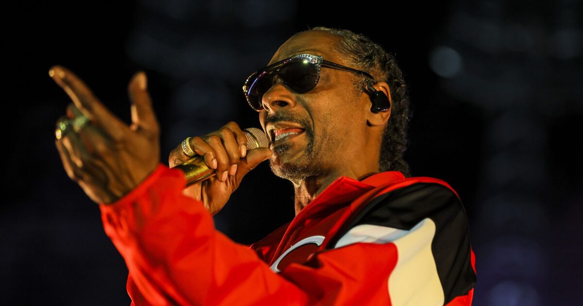 Snoop Dogg says he’s “scared to go to the movies” after seeing two women kiss in a cartoon