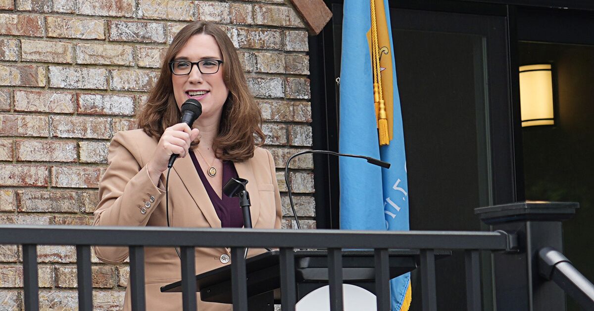 Sarah McBride expertly trolls Stephen Miller while slamming House Republicans for shutdown - LGBTQ Nation